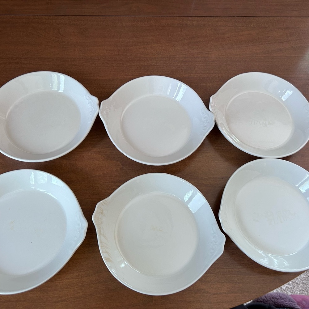 Set of 6 Vintage French Porcelain White ware Au Gratin Baking Dishes.
